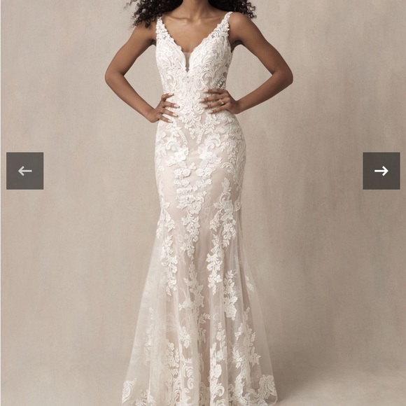 Allure Lace Wedding Dress style 9854 - Picture 6 of 10